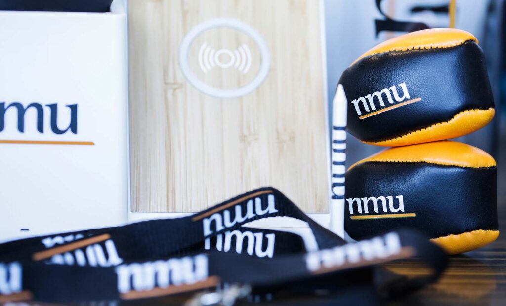 Home 8 svg+xml;charset=utf